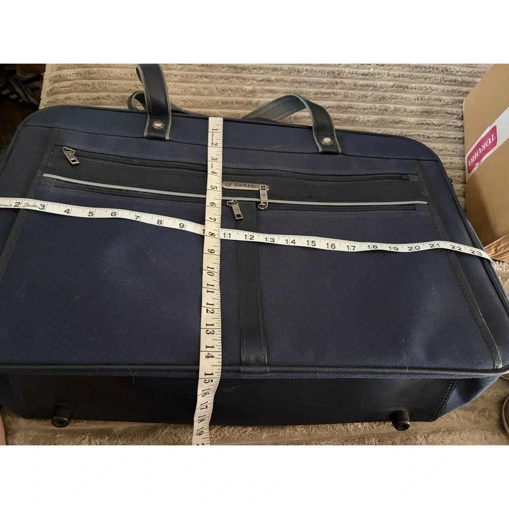 1990s Samsonite Blue soft-sided bi-fold garment travel bag 23